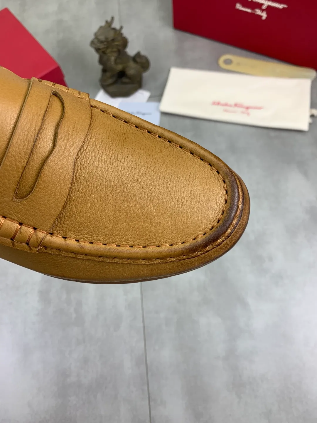 Men's shoes 💰P480 New model [Ferragamo/Ferragamo] Latest model Original imported calfskin, imported pigskin lining + original luxury metal buckle + original rubber outsole Soft and comfortable Size number: 38-44
